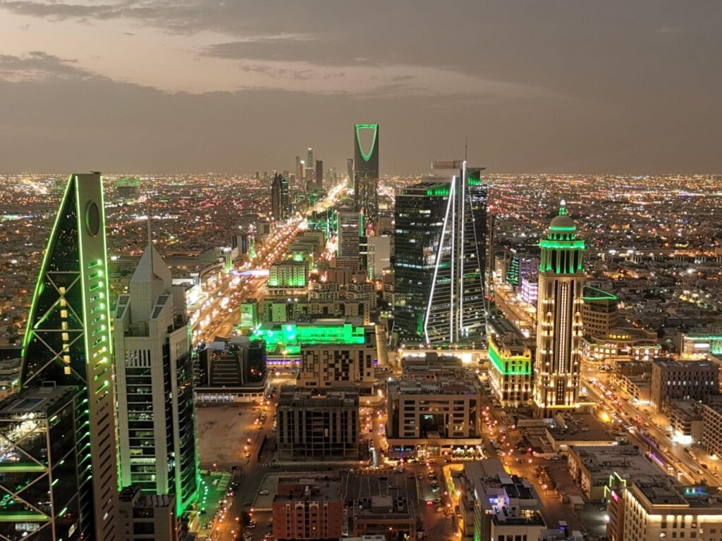 Middle East News: Saudi Arabia me naye tourism rules, foreign visitors ke liye bada fayda